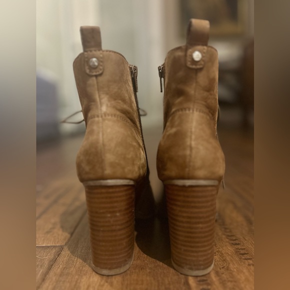 Aldo Booties size 7. Just like new! - Picture 3 of 6